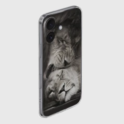 Чехол для iPhone 16 силиконовый с защитой камеры Лев и львица - фото 2