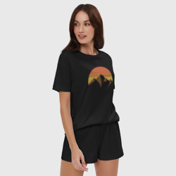 Женская пижама с шортиками хлопок Вершины гор и осеннее солнце - фото 2