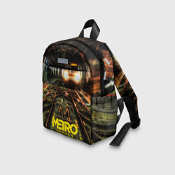 Рюкзак с принтом Metro Exodus для ребенка, вид на модели спереди №3. Цвет основы: белый