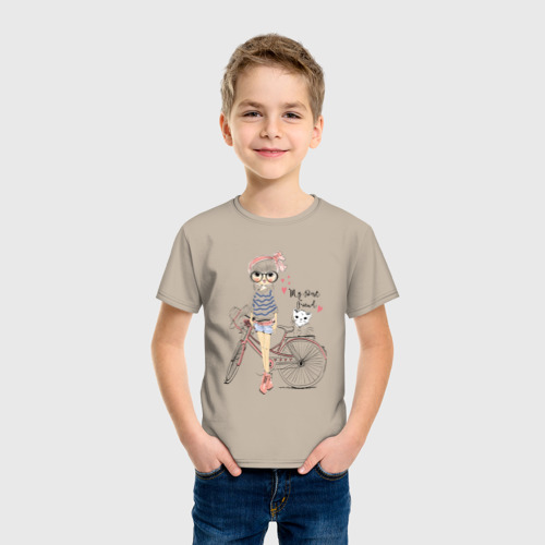 Детская футболка хлопок с принтом Девушка с котиком, фото на моделе #1
