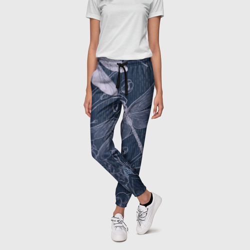 Женские брюки 3D с принтом Стрекоза, фото на моделе #1