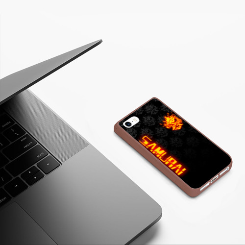 Чехол для iPhone 5/5S матовый Cyberpunk 2077, цвет коричневый - фото 5