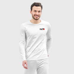 Пижама с принтом Mass Effect N7 Масс эффект Н7 для мужчины, вид на модели спереди №3. Цвет основы: белый