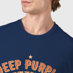 Футболка с принтом Deep Purple для мужчины, вид на модели спереди №4. Цвет основы: темно-синий