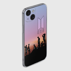 Чехол для iPhone 15 силиконовый с защитой камеры BTS on the Sunset - фото 2