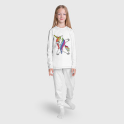 Пижама с принтом Единорог делающий деб для ребенка, вид на модели спереди №3. Цвет основы: белый