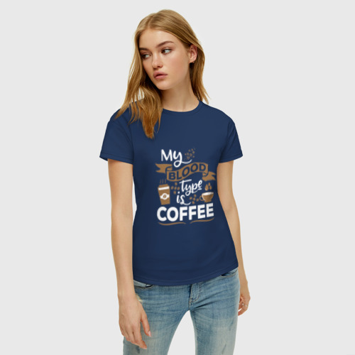 Женская футболка хлопок Моя группа крови - кофе, цвет темно-синий - фото 3
