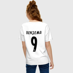 Футболка с принтом Benzema Real для женщины, вид на модели сзади №2. Цвет основы: белый