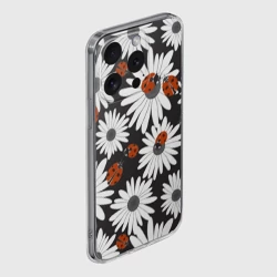 Чехол для iPhone 15 Pro Max силиконовый с защитой камеры Божьи коровки на ромашках - фото 2