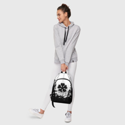 Рюкзак с принтом Логотип Черный Клевер точечный фон для любого человека, вид спереди №6. Цвет основы: белый