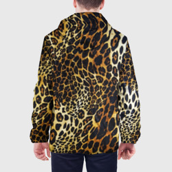 Куртка с принтом Шкура леопарда для мужчины, вид на модели сзади №2. Цвет основы: белый
