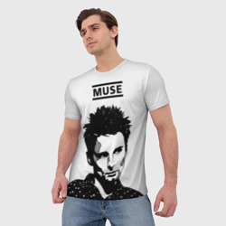 Футболка с принтом Muse british rock band для мужчины, вид на модели спереди №2. Цвет основы: белый