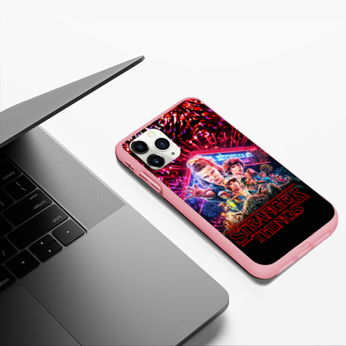 Чехол для iPhone 11 Pro Max матовый Stranger things - 3 Сезон, цвет баблгам - фото 5