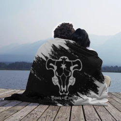 Плед 3D Черный Бык на бело/черном фоне - фото 2