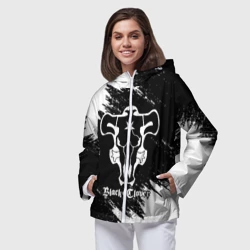 Женская ветровка 3D Черный Бык на бело/черном фоне - фото 2