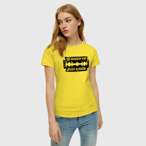 Женская футболка хлопок с принтом Острые козырьки, фото на моделе #1