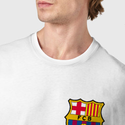 Футболка с принтом FC Barcelona для мужчины, вид на модели спереди №4. Цвет основы: белый