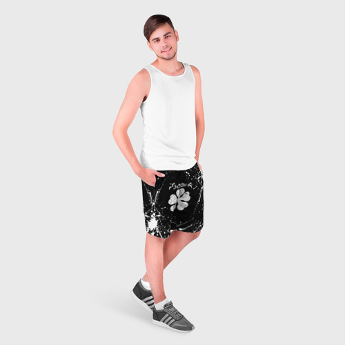 Мужские шорты 3D с принтом Черный Клевер с белыми мазками, фото на моделе #1