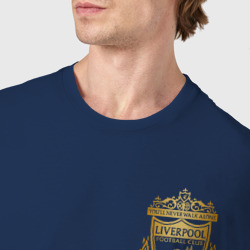 Футболка с принтом Liverpool для мужчины, вид на модели спереди №4. Цвет основы: темно-синий