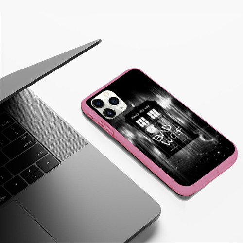 Чехол для iPhone 11 Pro Max матовый Doctor Who, цвет малиновый - фото 5
