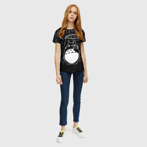Женская футболка 3D с принтом Тоторо прячется от дождя, вид сбоку #3