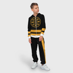 Костюм с принтом Бостон Брюинз НХЛ для ребенка, вид на модели спереди №2. Цвет основы: белый