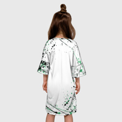 Платье с принтом Брызги красок Demon Slayer для ребенка, вид на модели сзади №2. Цвет основы: белый