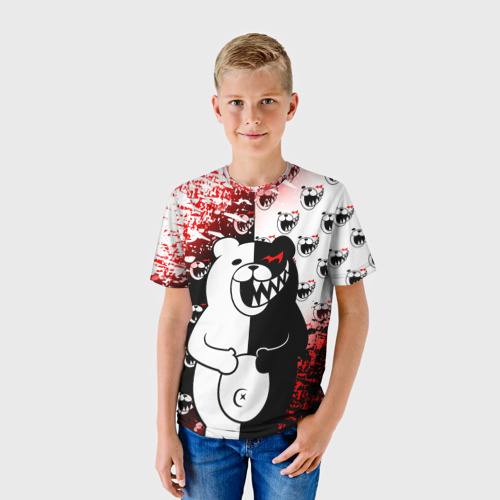 Детская футболка 3D с принтом Монокума на паттерне, фото на моделе #1