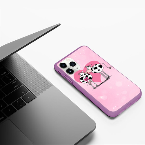 Чехол для iPhone 11 Pro матовый Влюбленные  коровы , цвет фиолетовый - фото 5