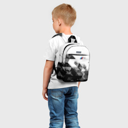 Рюкзак с принтом БМВ Мка на спорте для ребенка, вид на модели спереди №2. Цвет основы: белый