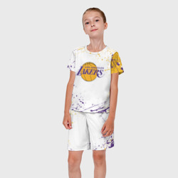 Костюм с принтом LA Lakers для ребенка, вид на модели спереди №3. Цвет основы: белый