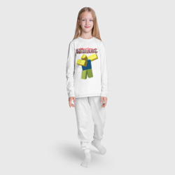 Пижама с принтом Roblox Dab для ребенка, вид на модели спереди №3. Цвет основы: белый