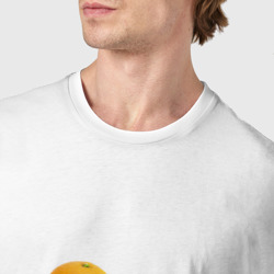 Футболка с принтом Мандарин клубника для мужчины, вид на модели спереди №4. Цвет основы: белый