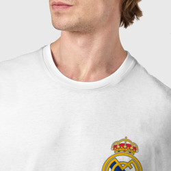 Футболка с принтом Реал Мадрид для мужчины, вид на модели спереди №4. Цвет основы: белый