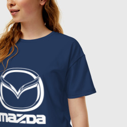 Футболка с принтом Mazda logo Мазда лого для женщины, вид на модели спереди №2. Цвет основы: темно-синий