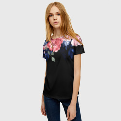 Женская футболка 3D Цветы на черном - фото 2