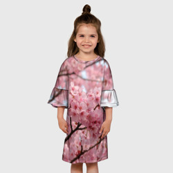 Платье с принтом Сакура для ребенка, вид на модели спереди №3. Цвет основы: белый