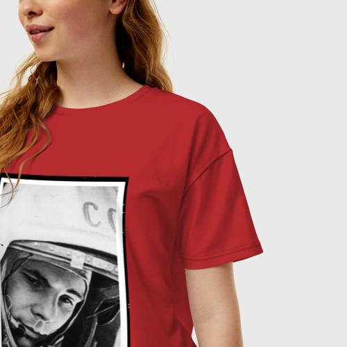 Женская футболка хлопок Oversize Юрий Гагарин, цвет красный - фото 3