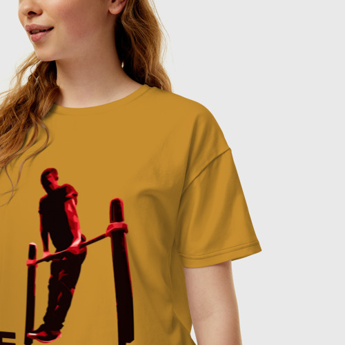 Женская футболка хлопок Oversize с принтом Street Workout Выход Силой, фото на моделе #1