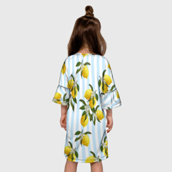 Платье с принтом Лимоны для ребенка, вид на модели сзади №2. Цвет основы: белый