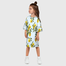 Платье с принтом Лимоны для ребенка, вид на модели спереди №2. Цвет основы: белый