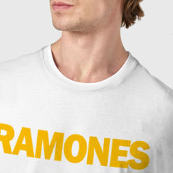 Футболка с принтом Ramones для женщины, вид на модели спереди №4. Цвет основы: белый