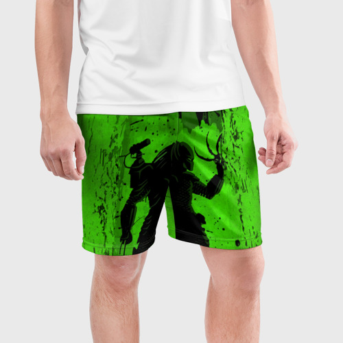 Мужские шорты спортивные с принтом Predator, фото на моделе #1