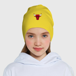 Шапка с принтом Chicago bulls лого для ребенка, вид на модели спереди №4. Цвет основы: желтый