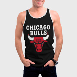 Майка с принтом Chicago bulls Чикаго буллс для мужчины, вид на модели спереди №2. Цвет основы: белый