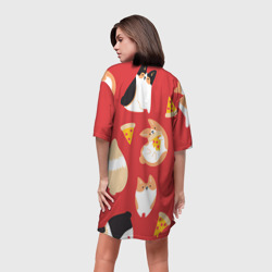 Платье с принтом Корги и пицца для женщины, вид на модели сзади №2. Цвет основы: белый