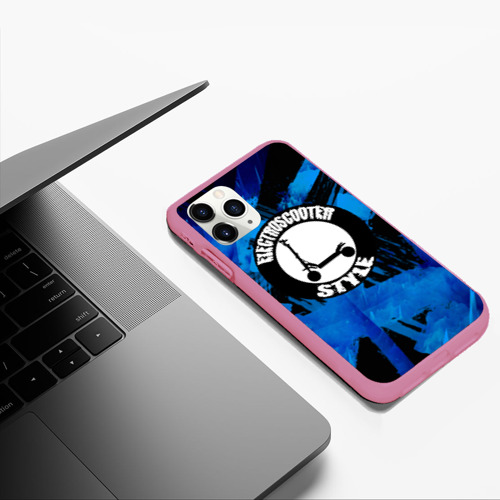 Чехол для iPhone 11 Pro Max матовый Электроскутер, цвет малиновый - фото 5