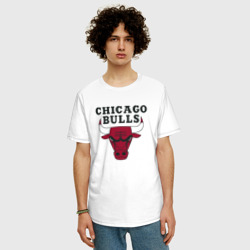 Футболка с принтом Chicago Bulls для женщины, вид на модели спереди №2. Цвет основы: белый