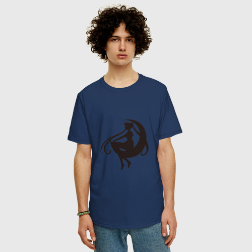 Мужская футболка хлопок Oversize с принтом Тень воина луны, фото на моделе #1