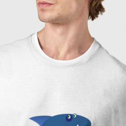 Футболка с принтом Добрая акула для мужчины, вид на модели спереди №4. Цвет основы: белый